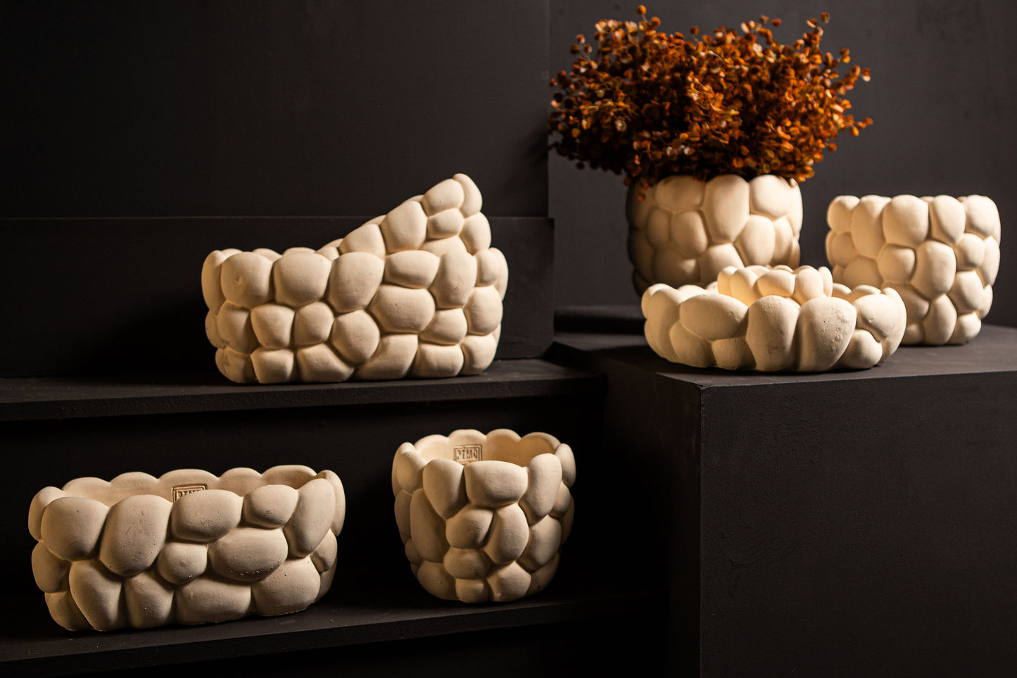 Mikay White Cement Round Smooth Rock Pot XL