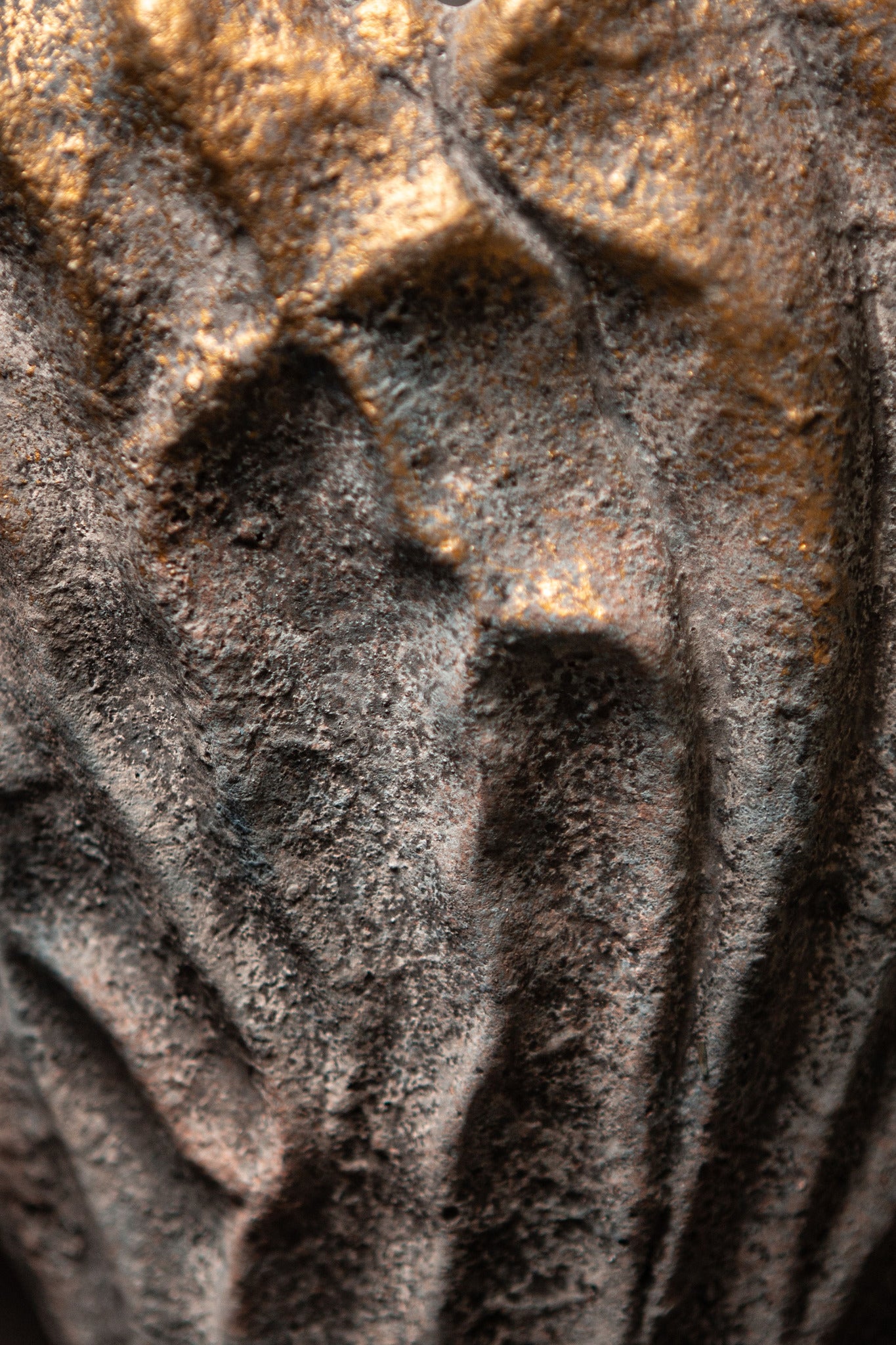 Vakas Grey Cement Oval Wavy Vase W Gold Border XL