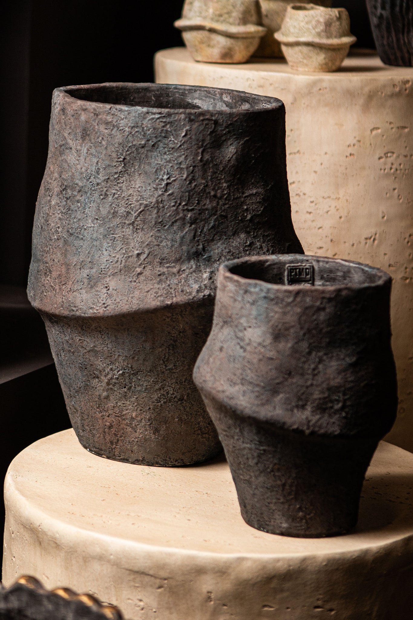 Javay Grey Cement Round Organic Pot Rough L