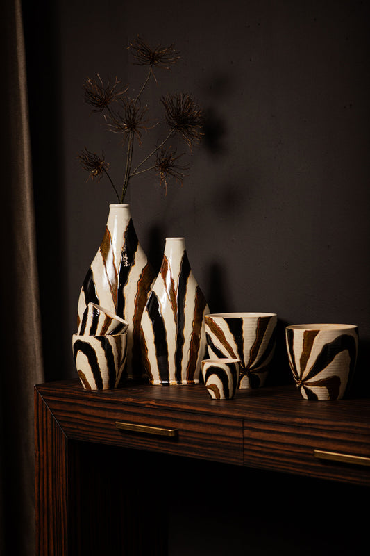 Evelin Dark Brown Oval Ceramic Vase With Lines S