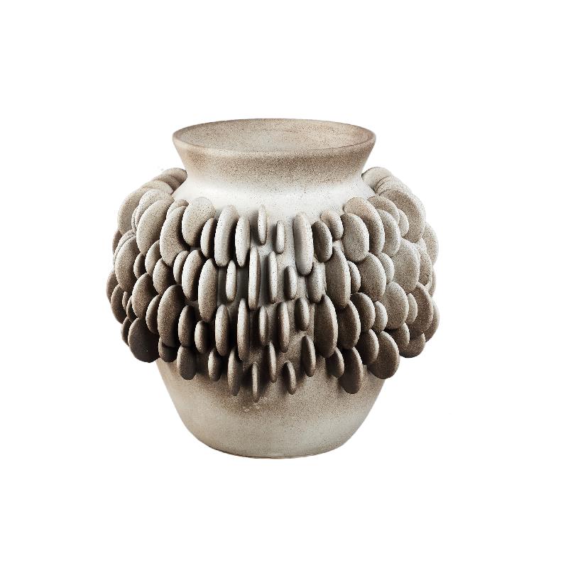 Wina Beige Keramische Vaas Met Ronde Schubben Laag L 34x36x36 cm