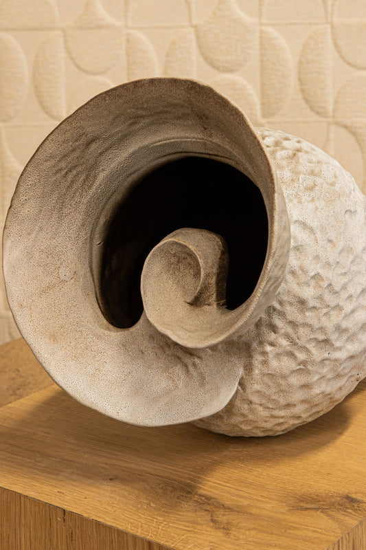 Kery Crème Keramische Vaas Met Open Swirl Rand S 38x25x25 cm