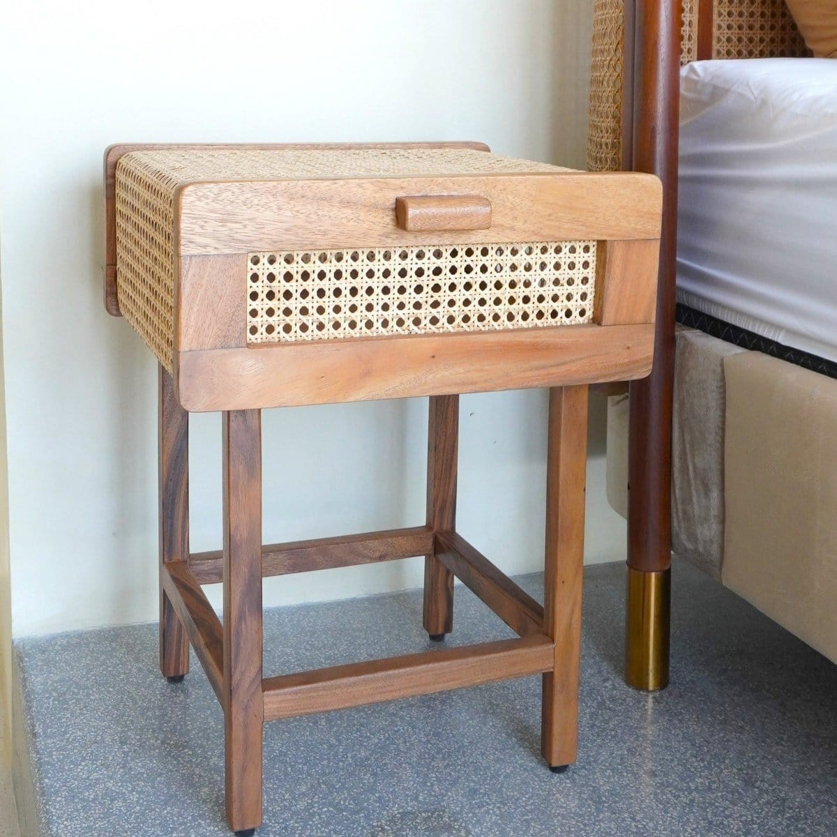 Soeji Nachtkastje Nachtkastje Console gemaakt van hout en rotan JAYA handgemaakt slaapkamermeubilair